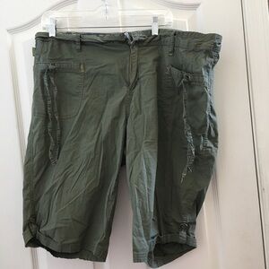 FINAL MARKDOWN Ladies’ Zana Di Shorts (20)